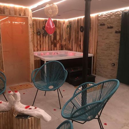 Gites Aux Fines Bulles D'Alsace Spa Privatif En Supplement Bergheim Buitenkant foto